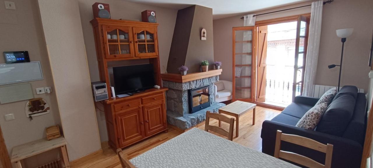 Apartamento El Refugio De Sara Benasque Exterior foto