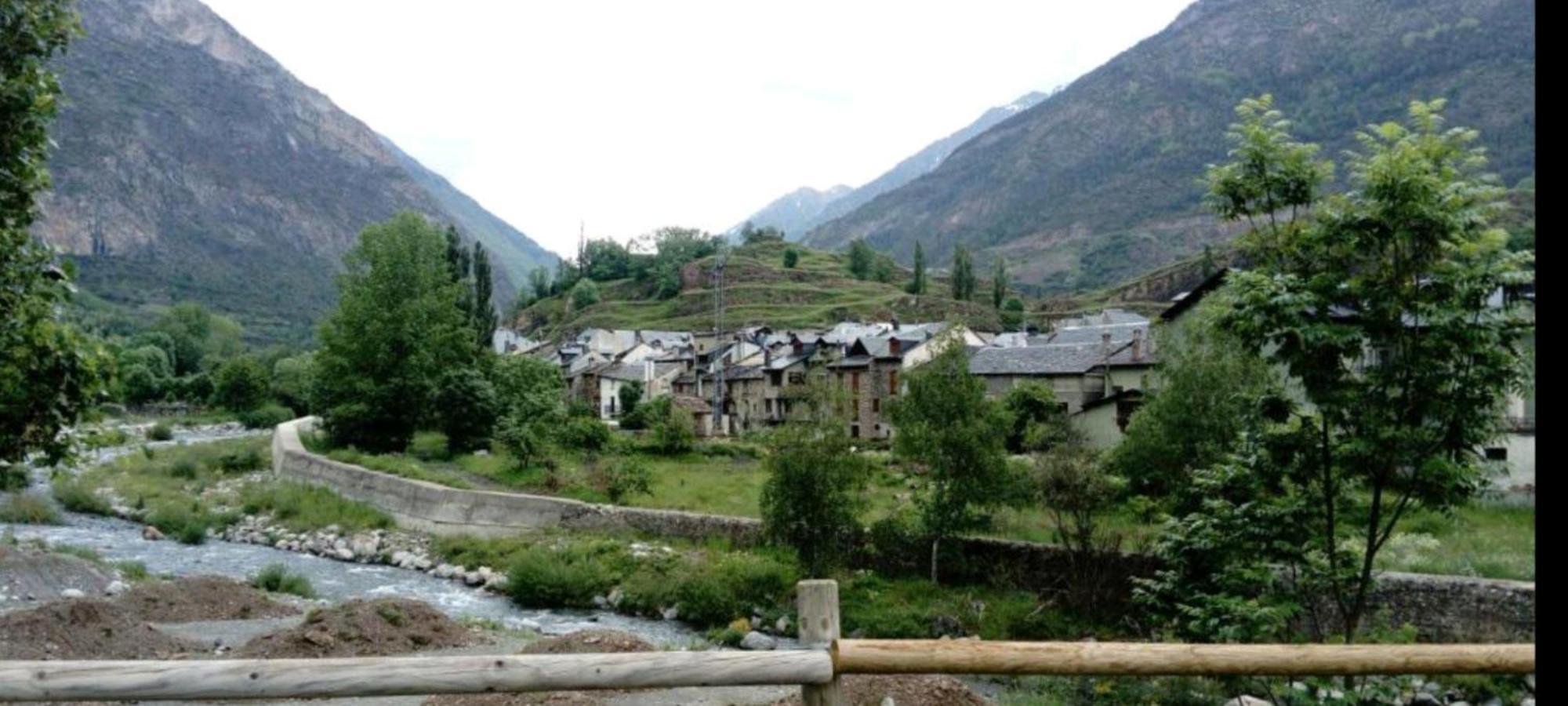 Apartamento El Refugio De Sara Benasque Exterior foto